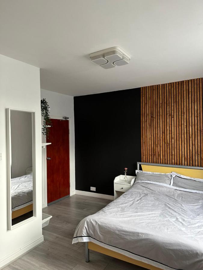 Modern En Suite Bedroom Close To City Centre Leeds  Extérieur photo