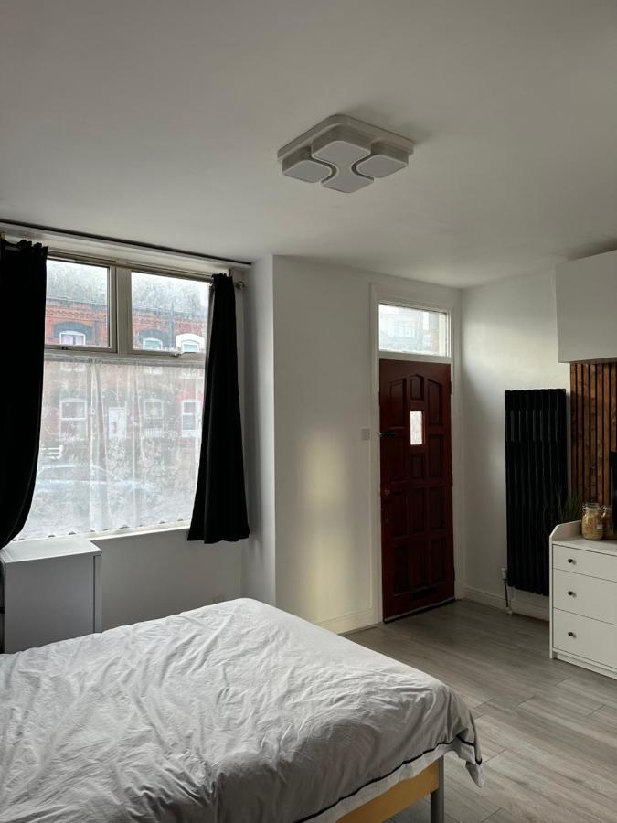 Modern En Suite Bedroom Close To City Centre Leeds  Extérieur photo